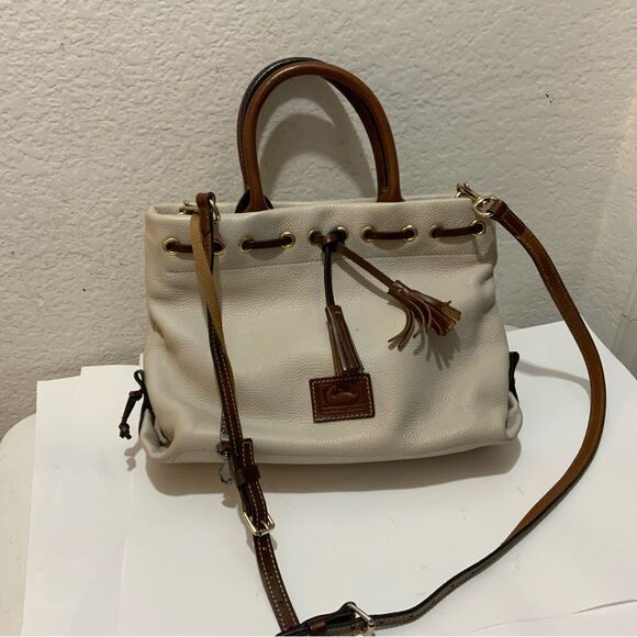 DOONEY AND BOURKE WHITE BROWN HANDBAG TASSELS - Picture 2 of 16
